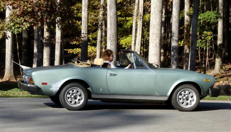 1979 fiat spider right side