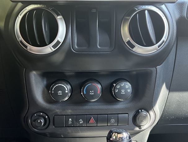 dashboard heat and AC vents