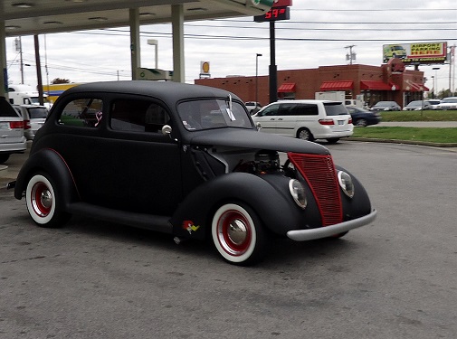 wide whitewalls on hot rod