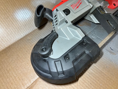 how to replace blade on portable band saw