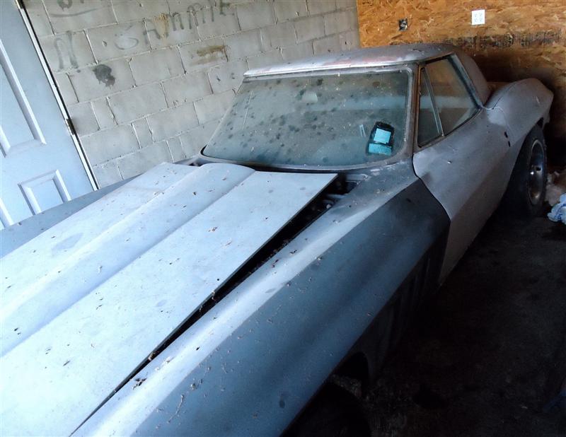 Corvette found in barn the old car in the barn