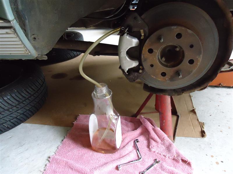 bleeding brakes on classic Fiat Spider brake bleeding on Fiat Spider