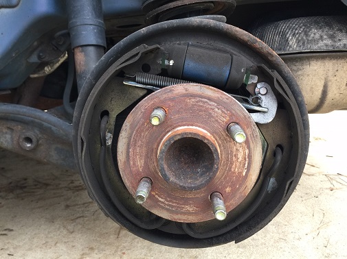 Replace Brake Shoes on Classic Car drum brake shoes overhaul