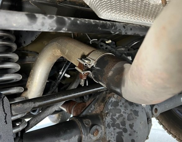 separate muffler from axle pipe