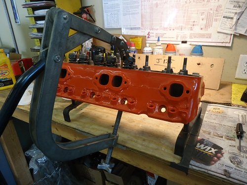 valve spring compressor for automotive cylinder heads